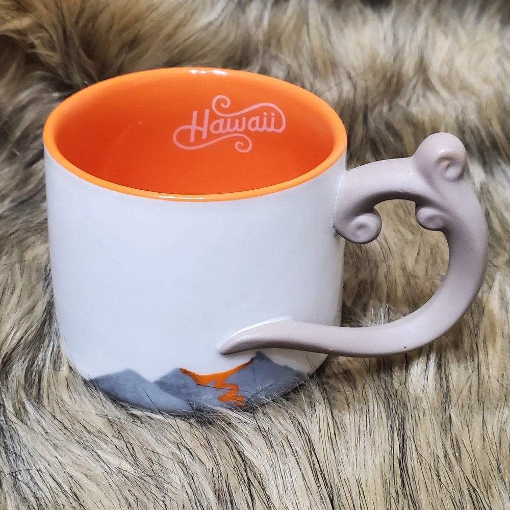Rare💛💫 Starbucks Volcano Hawaii mug